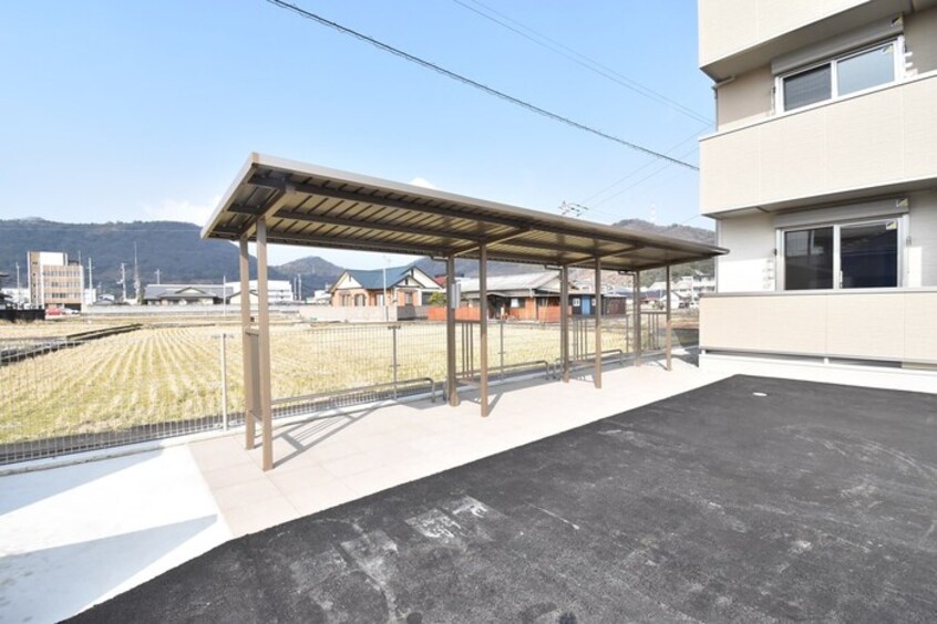 駐輪場 ユニヴェールⅡ A棟