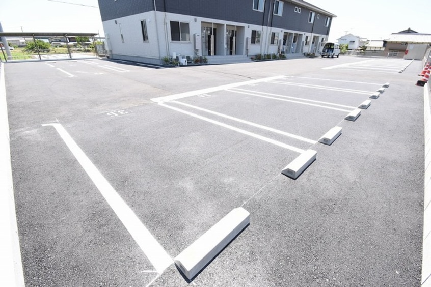 駐車場 サンシャイン前田C棟 C棟