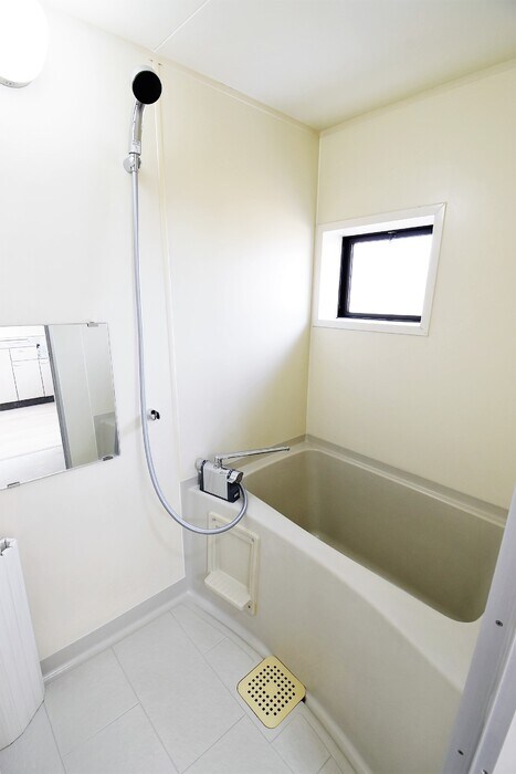 ユニットバス（窓付き） サーモスタット水栓 ビッグベアハイツ Ｂ棟