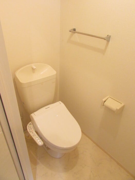 トイレ プルミ・エール C棟