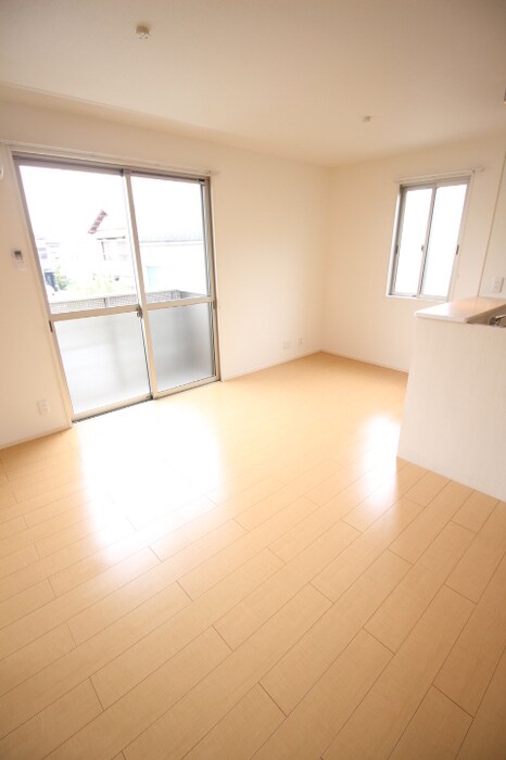 LDK（エアコン付） プルミ・エール C棟