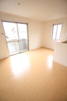 LDK（エアコン付） プルミ・エール C棟