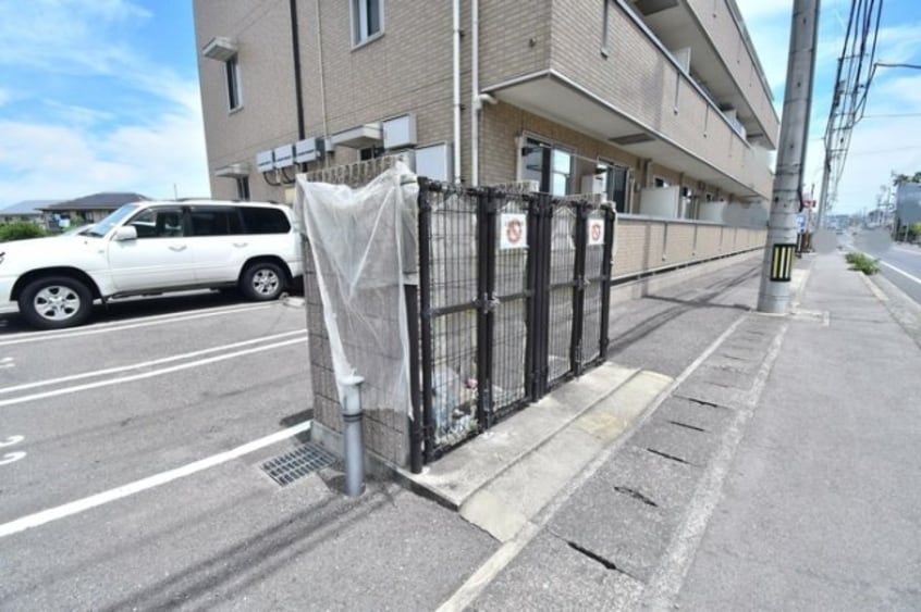 ゴミ置場 マインパレスⅡ A棟