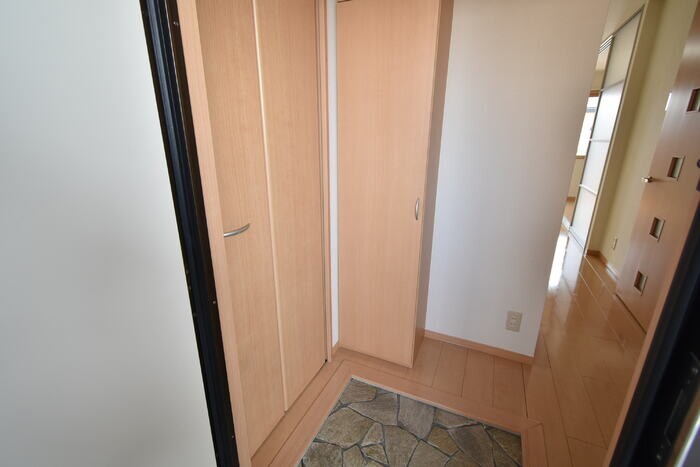 玄関 リビングタウン伏石 A棟