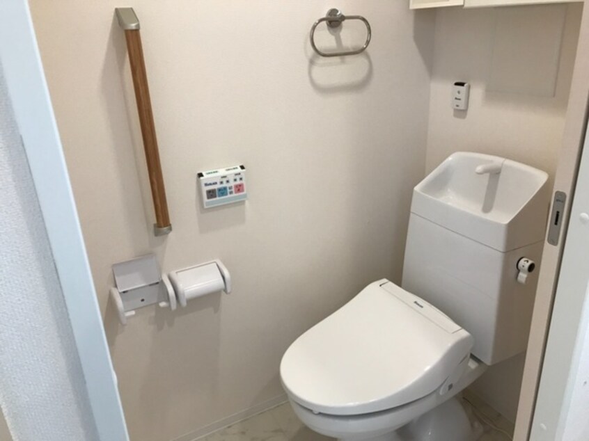シャワー付トイレ ソレイユ木太