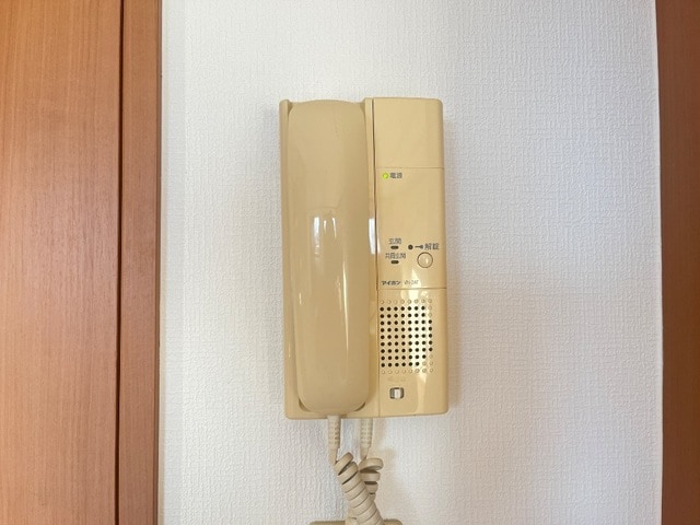 インターホン ロイヤルコーポ中川