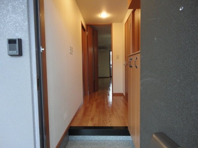 玄関 ラティールⅡ