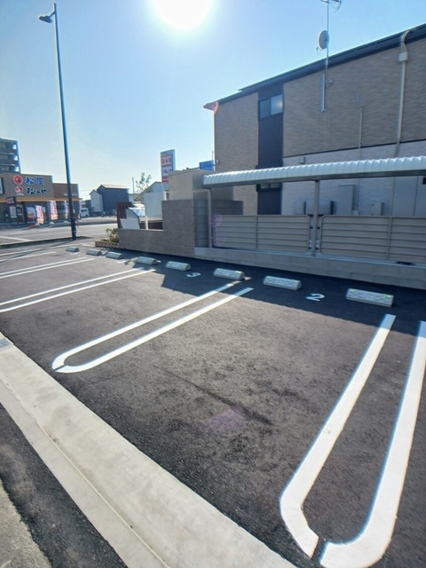 駐車場 メゾフォルテ松島