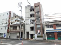 LIVES（ライヴズ）