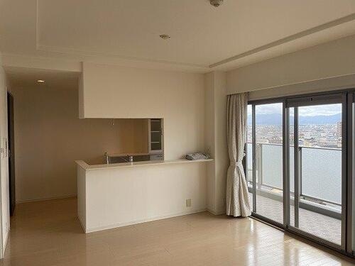 居室・リビング：リビング（原状回復工事後2025/9） サーパス木太南