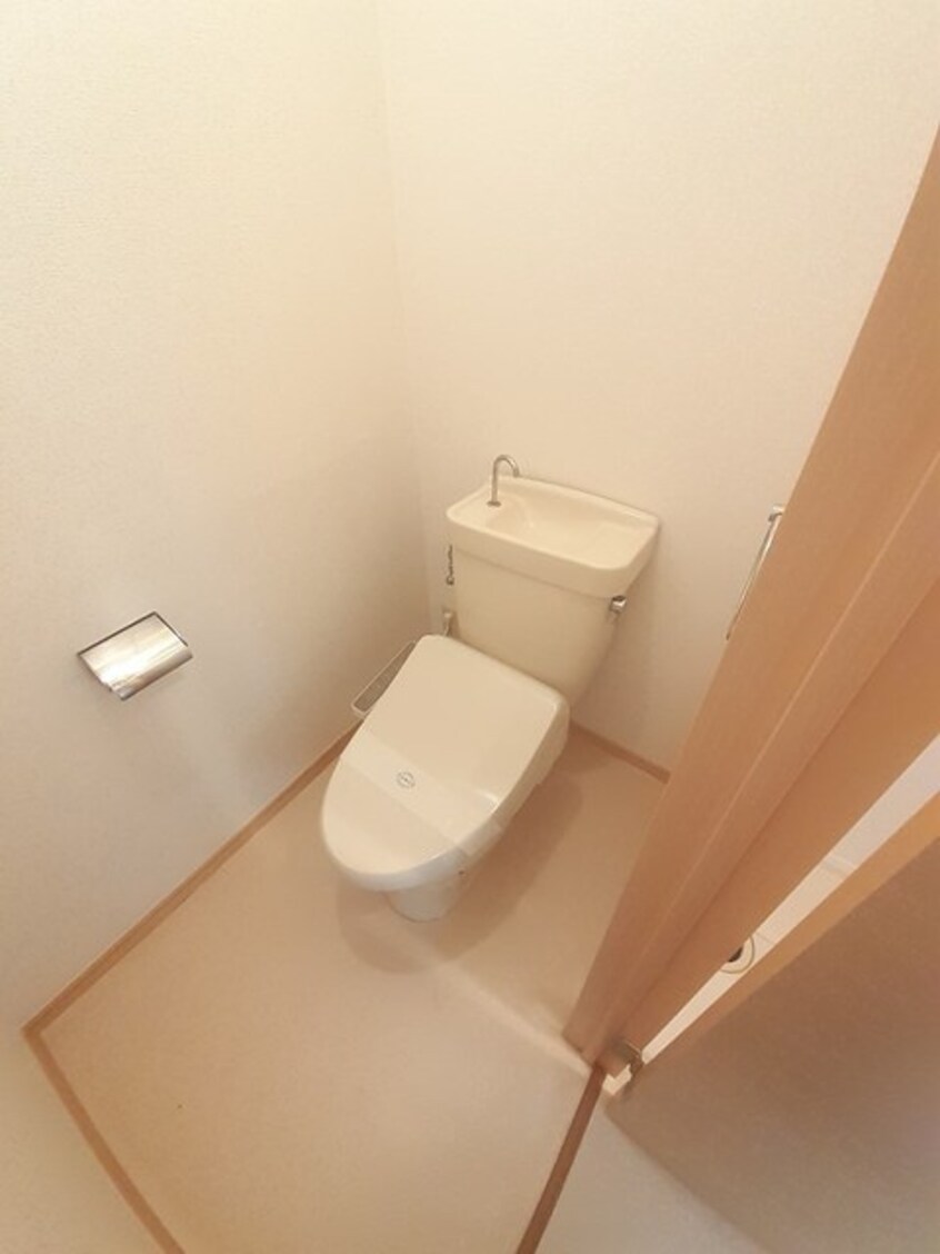 トイレ エルディム　吉田