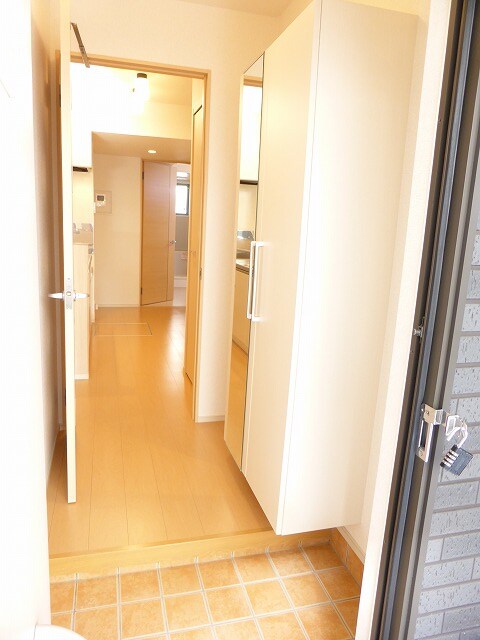 玄関 ナリッシュＬｅｅ　Ⅲ