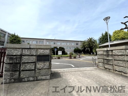 香川大学経済学部(大学/短大/専門学校)まで1032m YUTABUILD2(ユタビルド2）