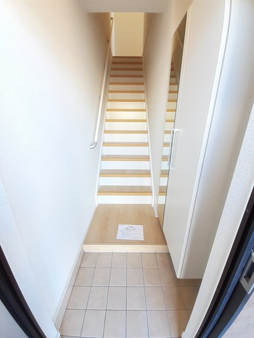 玄関 スカイ・パームＣ