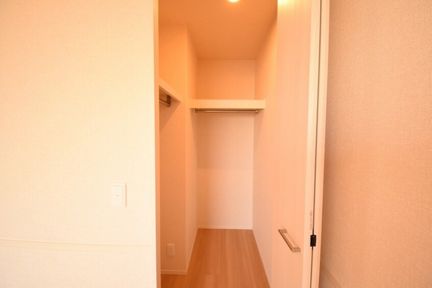 ウォークインクローゼット ラ・ソフィー B棟