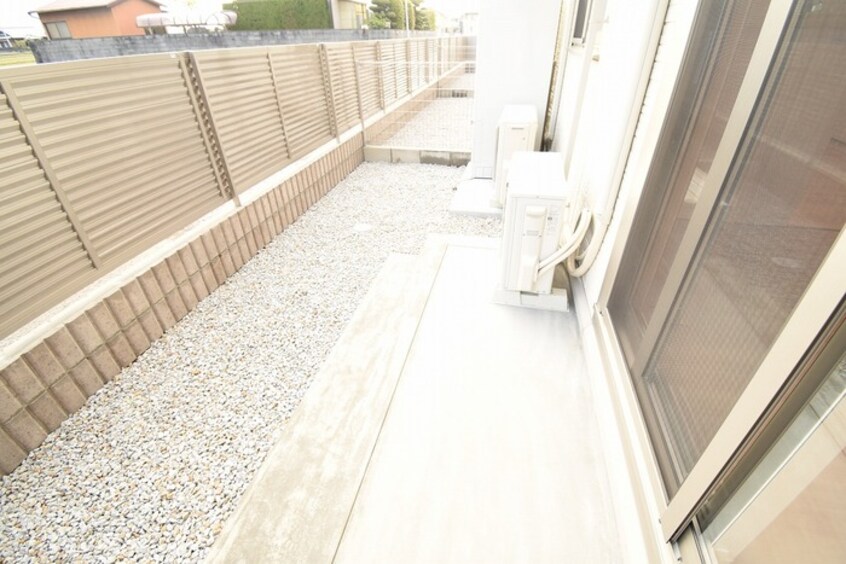 専用庭 ラ・ソフィー B棟