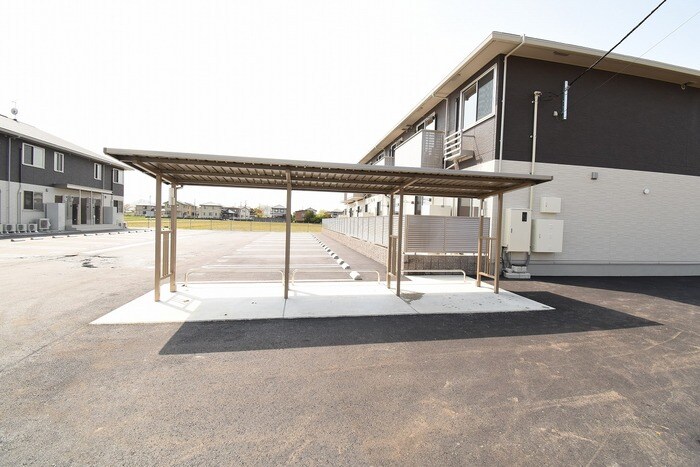 駐輪場 ラ・ソフィー B棟