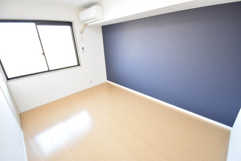 北洋室６帖 クレイドルF松縄