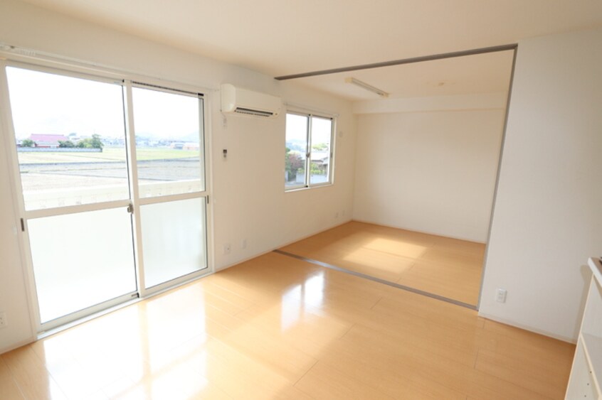 LDK12帖,西洋室6帖 リジェール A棟