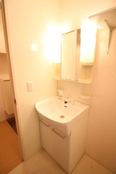 洗髪洗面化粧台 リーバス・E・イノセント B棟