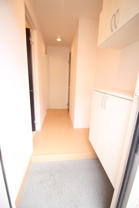 玄関 リーバス・E・イノセント B棟