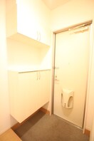 玄関 リーバス・E・イノセント B棟