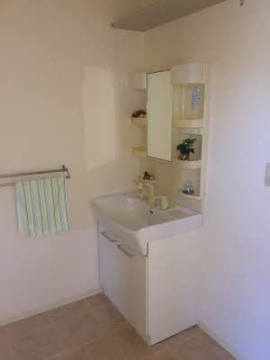  ディアス松縄 B棟