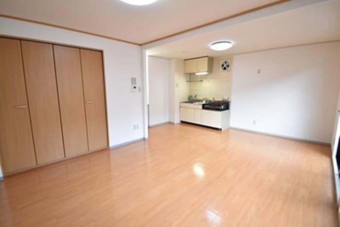 ＬＤＫ１３．５帖 ウエストハイツ屋島 A棟