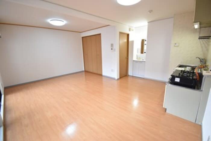 ＬＤＫ１３．５帖 ウエストハイツ屋島 A棟