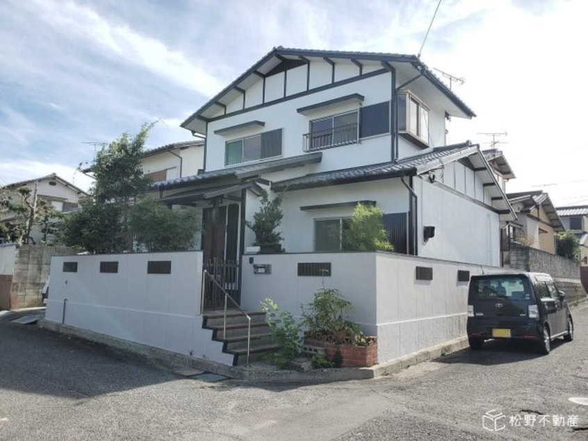  香川町川東上　一戸建て