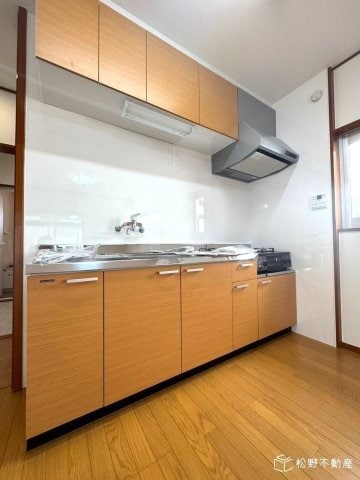  香川町川東上　一戸建て