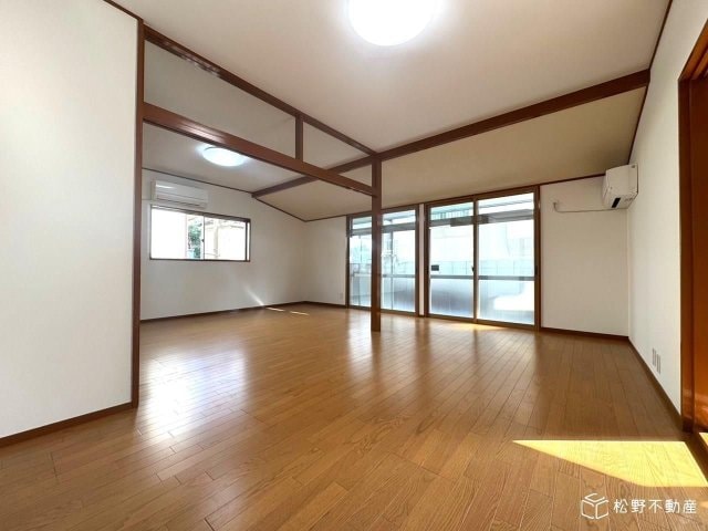  香川町川東上　一戸建て