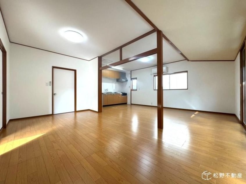  香川町川東上　一戸建て