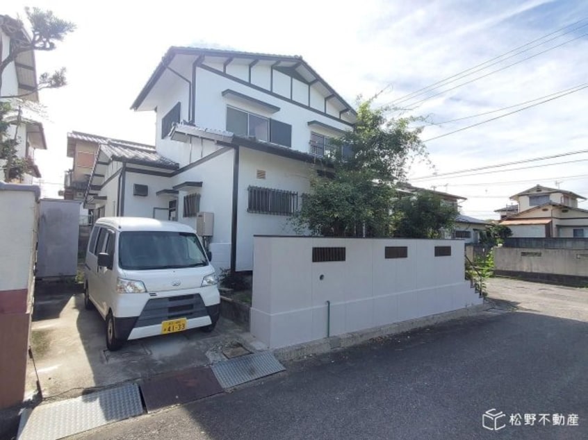  香川町川東上　一戸建て