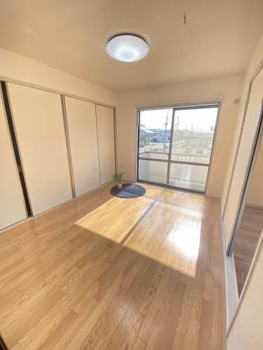  バリュージュヤシマ A棟