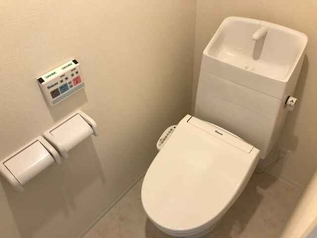 シャワー機能付きトイレ サノーレ