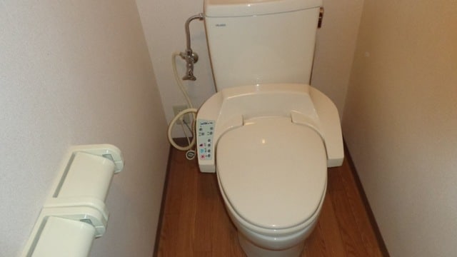 シャワー付トイレ ロイヤルコーポ中川