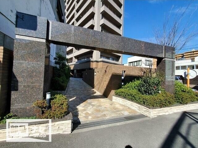  ロイヤルガーデン栗林公園前