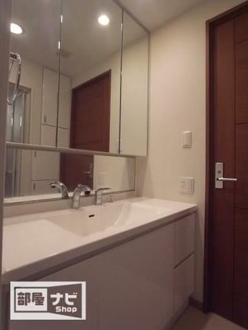  ロイヤルガーデン栗林公園前