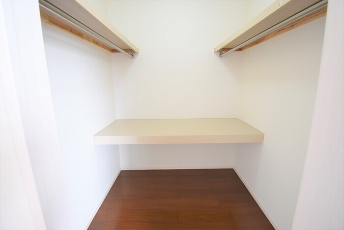 ウォークインクローゼット 桜サライ