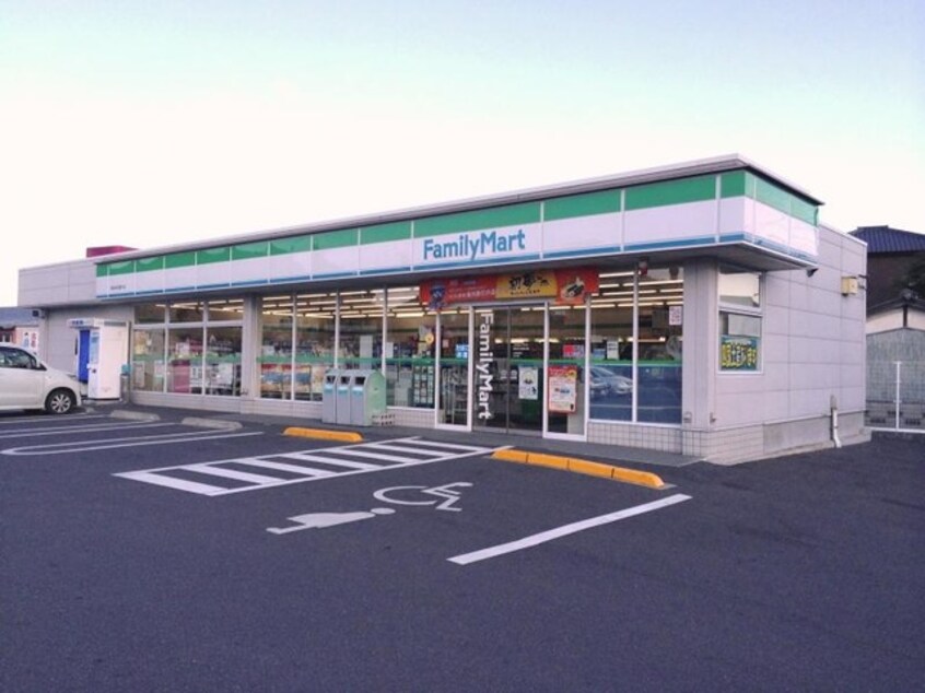 ファミリーマート 高松中央通り店 0.4km コーエギジスト