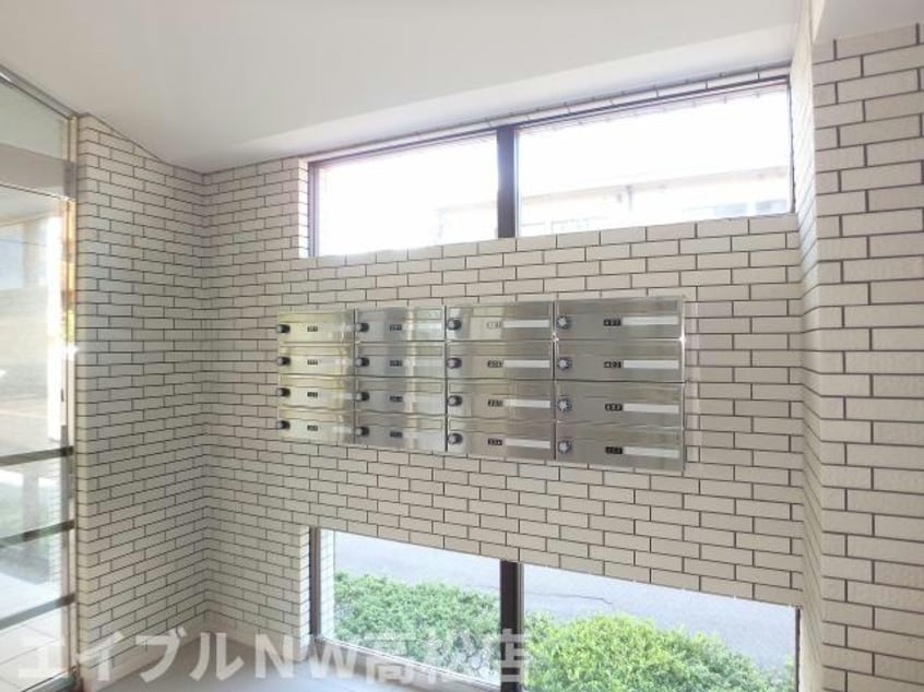 エントランス部分 ロイヤルハイツ茜