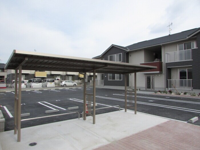 駐輪場 メープルアベニュー