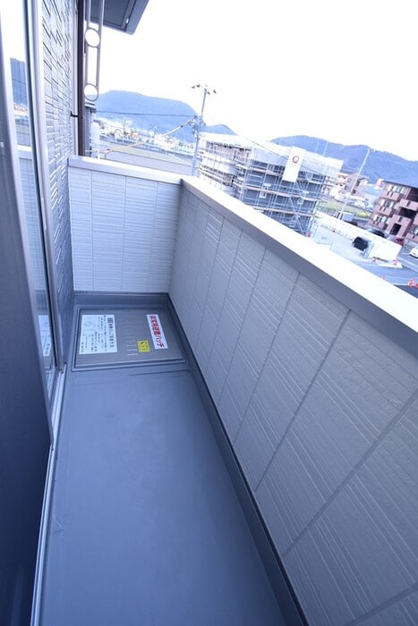 バルコニー ユニヴェール B棟