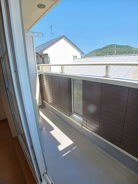 バルコニー ＳＵＮ　ＳＱＵＡＲＥ新地　Ｂ