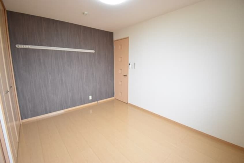 北東洋室６帖 フォレストⅡ B棟