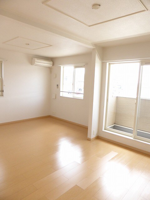 居室・リビング リヴィエール・ウエストⅡ