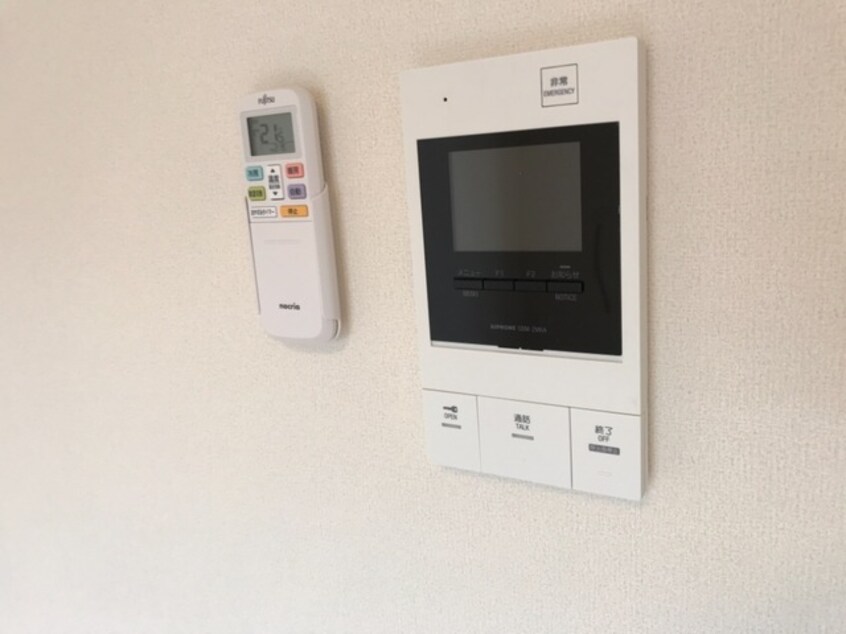 カメラ付インターホン ユニヴァリィ高松中央