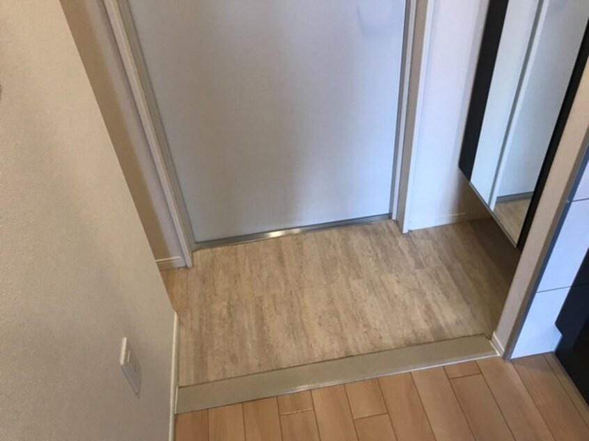 玄関 ユニヴァリィ高松中央