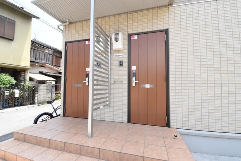 エントランス パティオ B棟